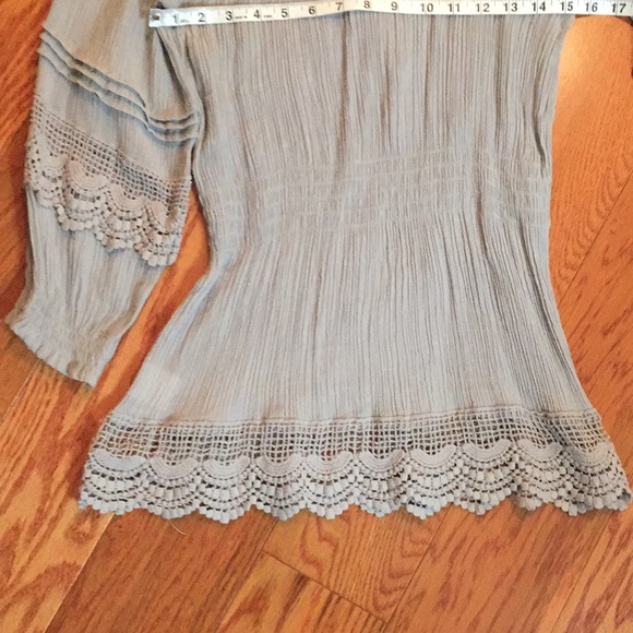 Solitaire , Cold shoulder shirt, gauzy material, L - Picture 7 of 7